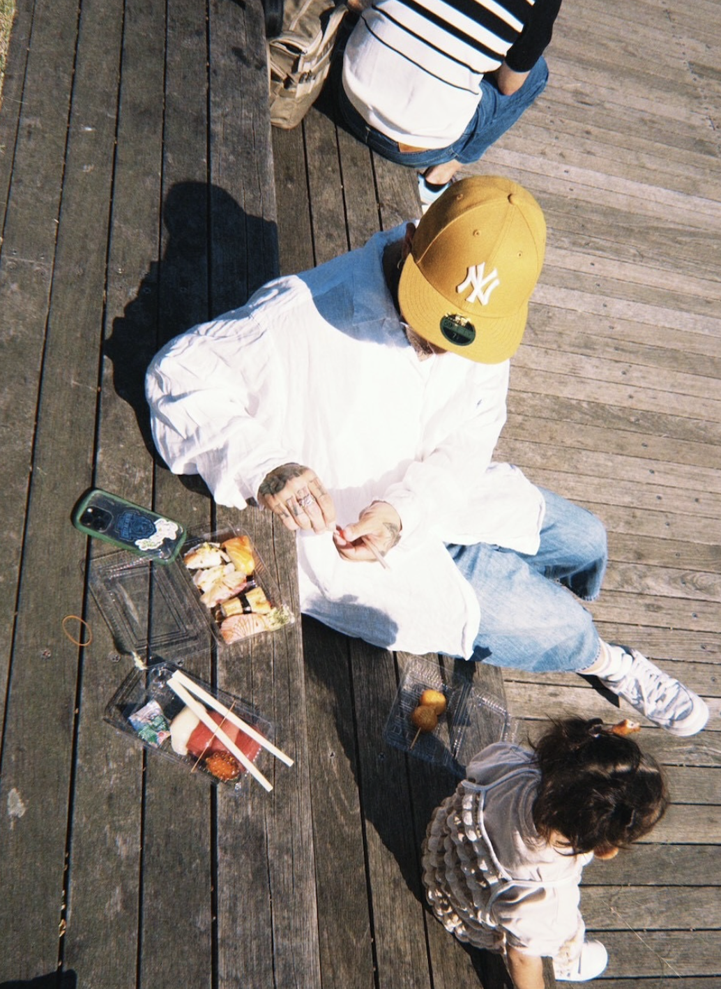 屋外で過ごすTAKUMA PIZZA